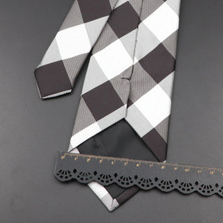 Collection de Cravates Modernes à Carreaux